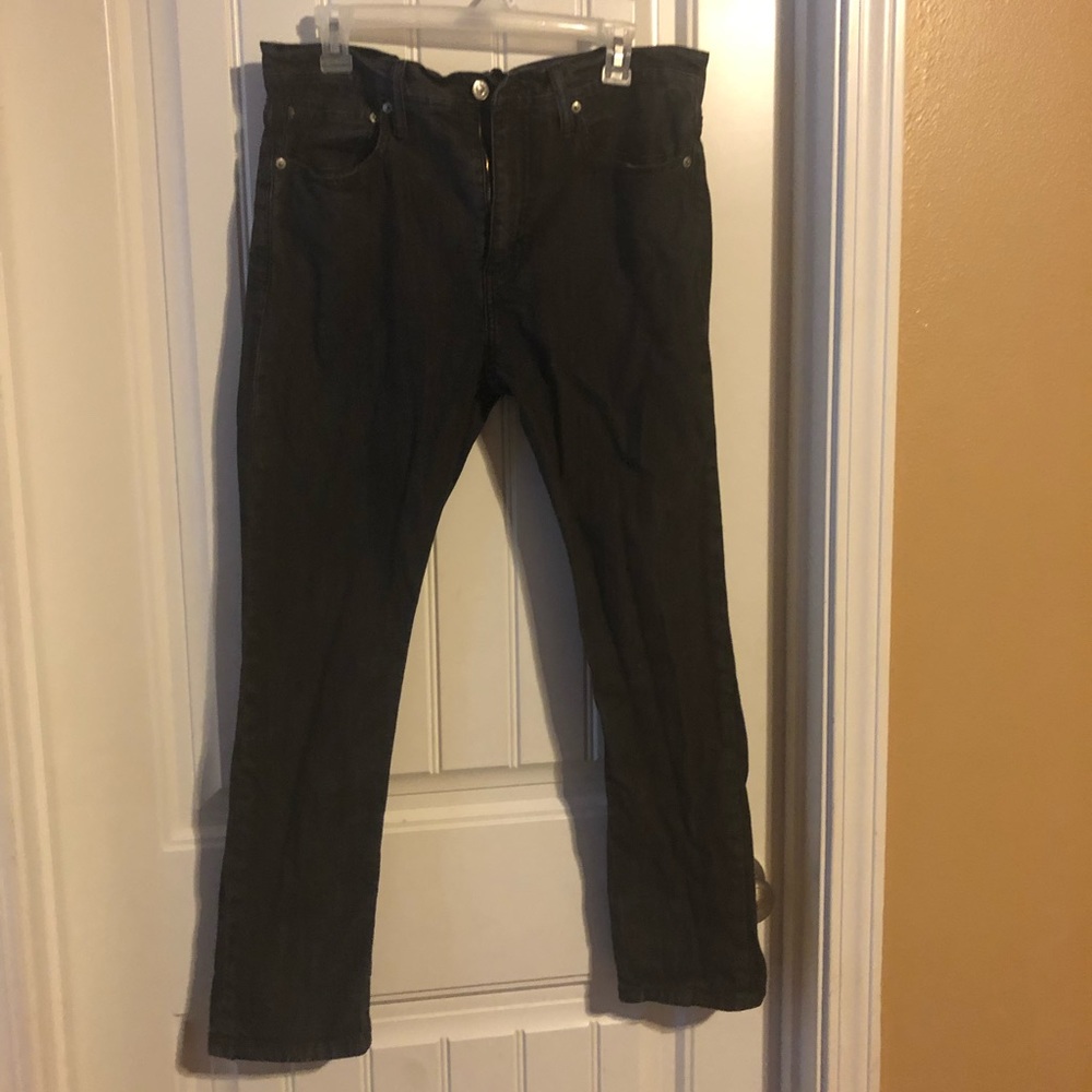 Black men’s Levi’s jeans